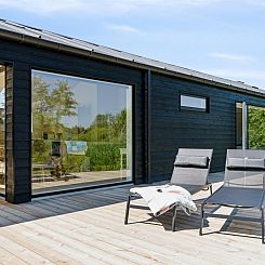 Vakantiehuis "Lonneke" - 450m from the sea
