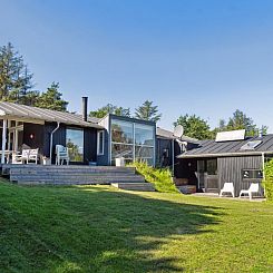 Vakantiehuis "Henryk" - 350m from the sea