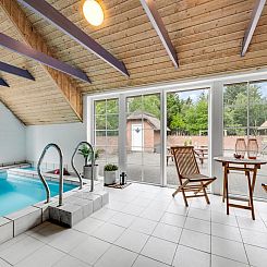 Vakantiehuis "Ulf" - 2km from the sea