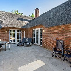 Vakantiehuis "Thana" - 1.4km from the sea