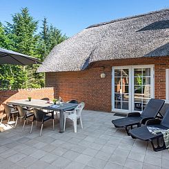 Vakantiehuis "Thana" - 1.4km from the sea