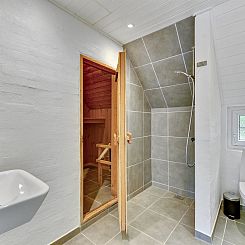 Vakantiehuis "Erla" - 2.3km from the sea