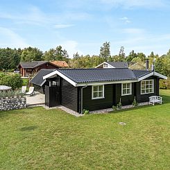 Vakantiehuis "Botwith" - 400m from the sea