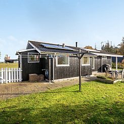 Vakantiehuis "Joon" - 300m from the sea