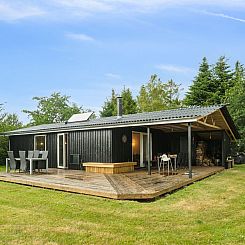 Vakantiehuis "Botwith" - 400m from the sea