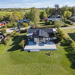 Vakantiehuis "Manfred" - 250m from the sea