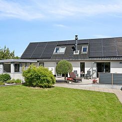 Vakantiehuis "Alona" - 90m from the sea