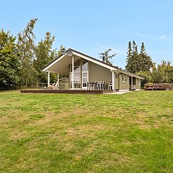 Vakantiehuis "Henninge" - 300m from the sea