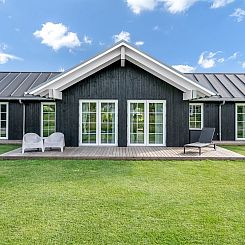 Vakantiehuis "Bryngeir" - 750m from the sea