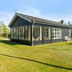 Vakantiehuis "Nantje" - 300m from the sea