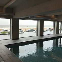 Studio Middelkerke zeedijk met zwembad en  garage