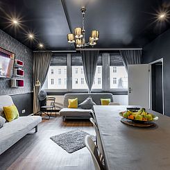 Appartement für acht Erwachsene und zwei Kinder