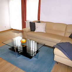 Appartement Wohung mit Balkon und Garten nahe Stadtgrenze