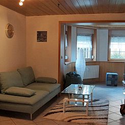 Appartement Geräumige Ferienwohnung im Untergeschoss