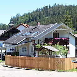 Appartement Haus Maria Hochschwarzwald, Garten umzäunt, Wal