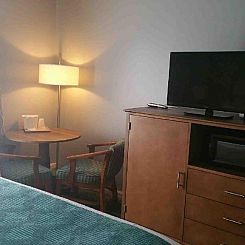 Hampton Village Inn