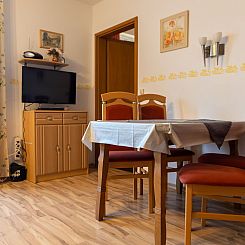 Appartement mit zwei Schlafzimmern und Balkon