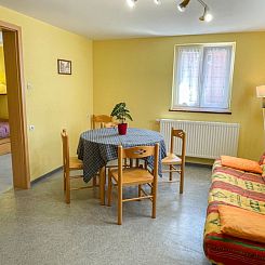 Appartement Résidence jaune et rose