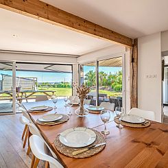 Vakantiehuis Landgut "Villa Léànie" mit Innenpool