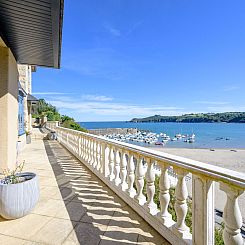 Vakantiehuis Villa "Ker House" mit Blick auf das Wasser