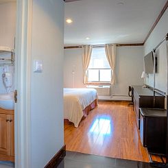 LIC Hotel