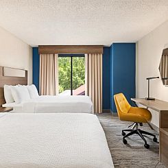 Holiday Inn Express Hotel & Suites Greenville-Downtown, an I