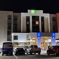 Holiday Inn Express Hotel & Suites Dallas Fort Worth Airport