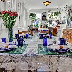 Robins Nest Bed & Breakfast