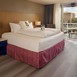 Staypineapple, Hotel Rose, Downtown Portland