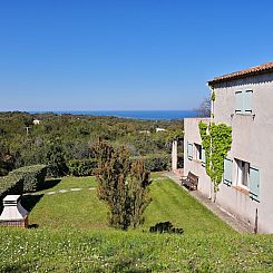 Vakantiehuis Villa mit Meerblick U Castagnu in geschützter 
