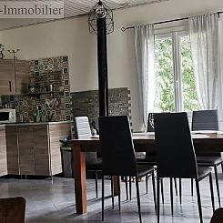 Geschakelde woning in Nimes