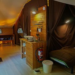 Canadienne Tent (met Houtkachel)
