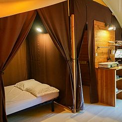 Canadienne Tent (met Houtkachel)