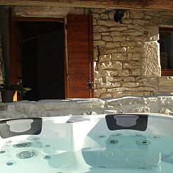 Vakantiehuis Domäne "Pavillon Mathéo" mit Infinity-Pool