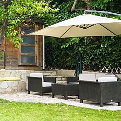 Elegant apartment, Port 2' walk, private garden