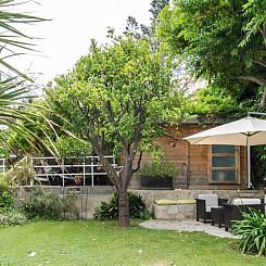 Elegant apartment, Port 2' walk, private garden