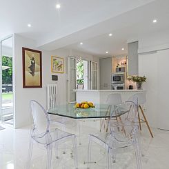 Elegant apartment, Port 2' walk, private garden