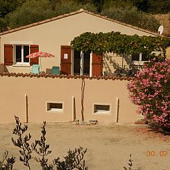 Vakantiehuis mit Pool am Fuße des Mt Ventoux