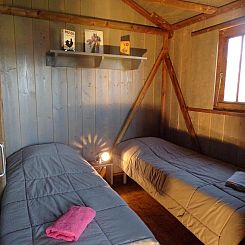 «Lodgehut op palen»