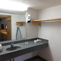 Maingate Lakeside Resort