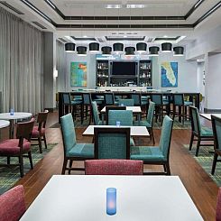 Hampton Inn & Suites Orlando Airport at Gateway Village