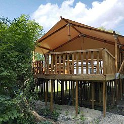 Safari Tent XXL + jacuzzi buiten