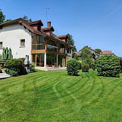 Appartement Gite Lys Montagnes du Jura mit Spa Sauna Fluss