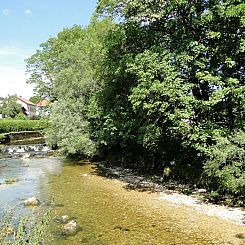 Appartement Gite Lys Montagnes du Jura mit Spa Sauna Fluss