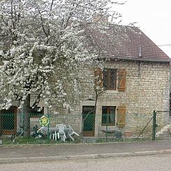 Vakantiehuis Steinhaus in ländlicher Umgebung mit Pool
