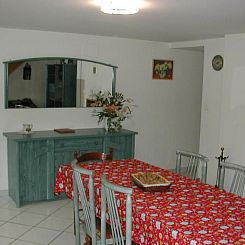 Vakantiehuis Steinhaus in ländlicher Umgebung mit Pool