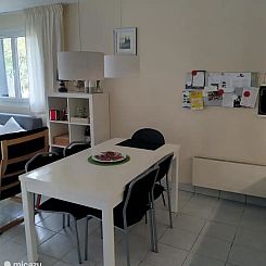 M en M's place