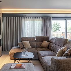 Vakantiehuis Loge aux Loups, Innenpool, Sauna, nahe am See