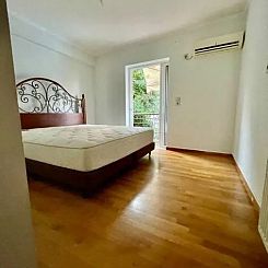 Geschakelde woning in Vari