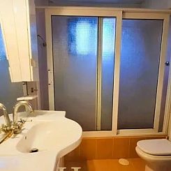 Vrijstaande woning in Vari